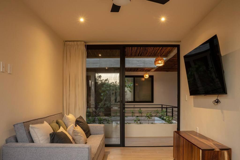 Apartamento Private Pool & Terrace - Sleeps 4 Near The - B104