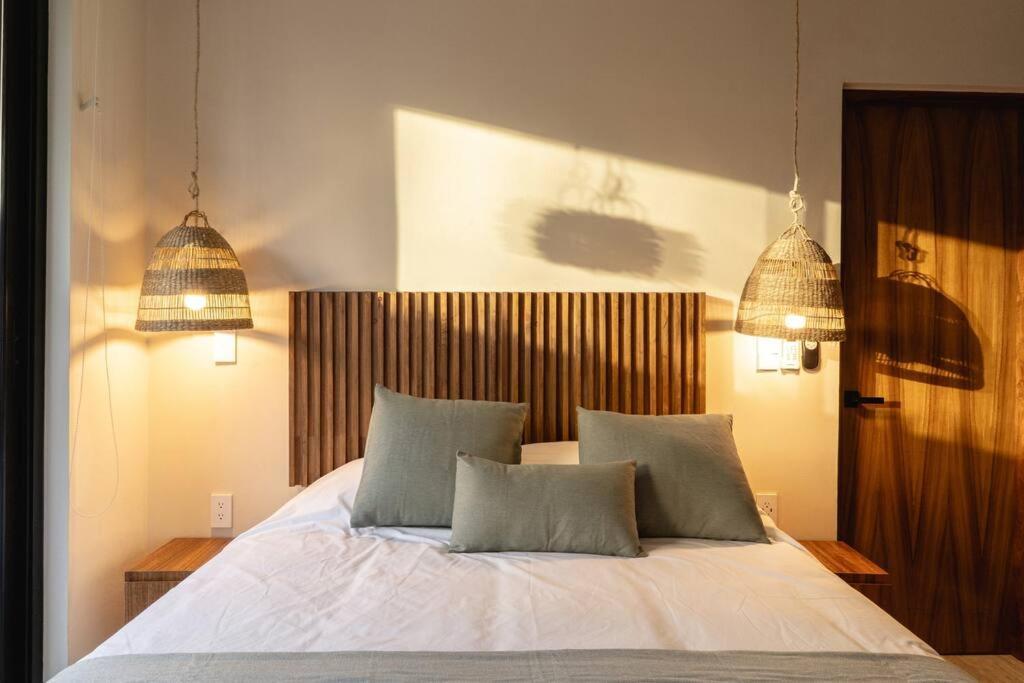 Private Pool & Terrace - Sleeps 4 Near The - B104