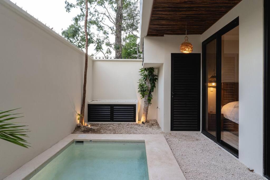 Private Pool & Terrace - Sleeps 4 Near The - B104 *