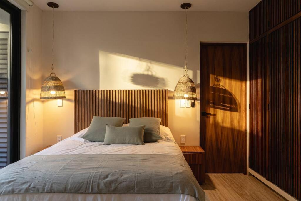 Private Pool & Terrace - Sleeps 4 Near The - B104