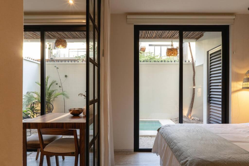Private Pool & Terrace - Sleeps 4 Near The - B104 Apartamento *