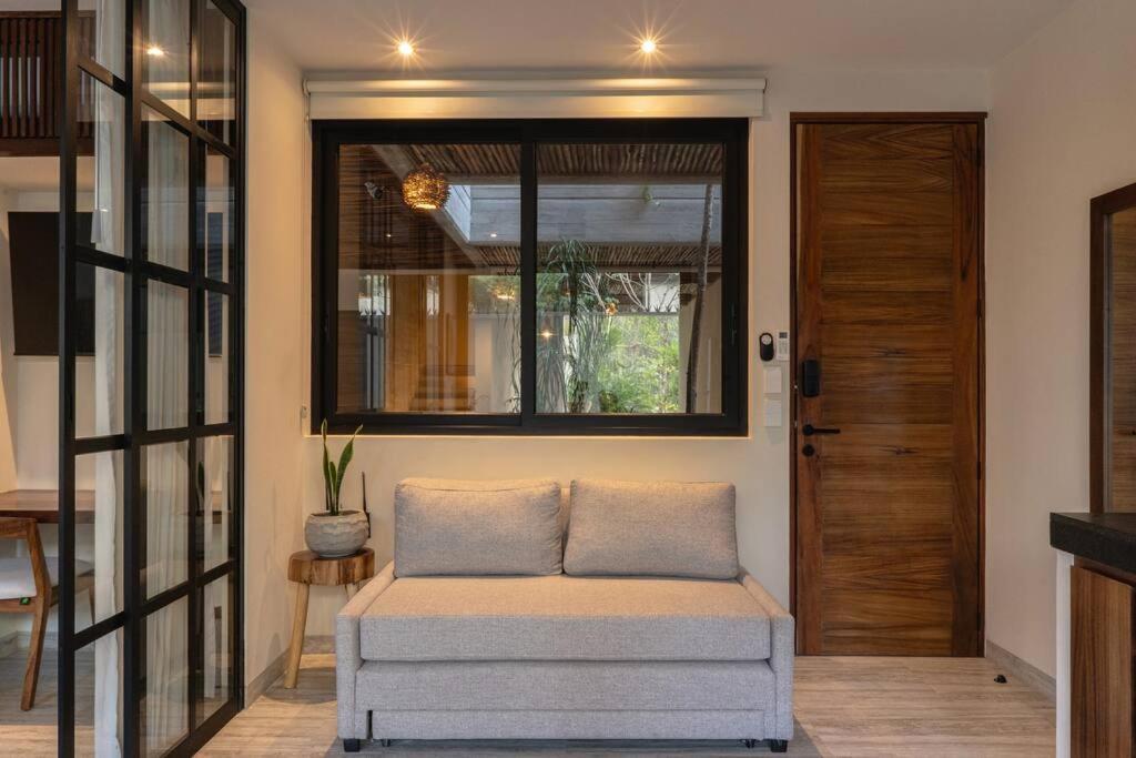 Apartamento Private Pool & Terrace - Sleeps 4 Near The - B104 *